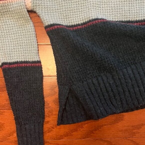 SO Colorblock Waffle Knit Sweater - Picture 13 of 16